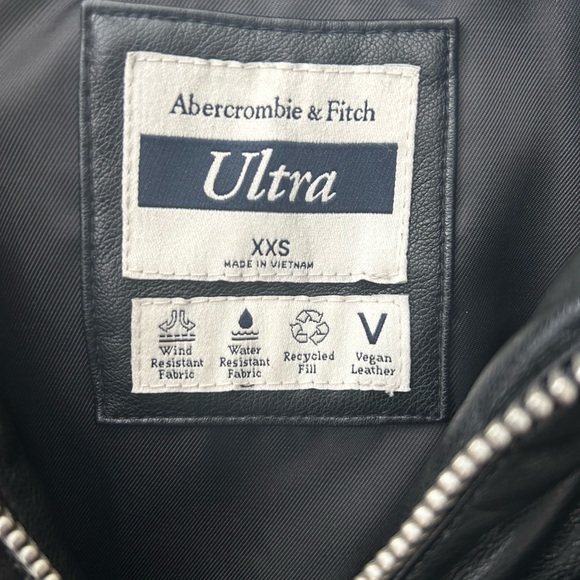Woman’s Abercrombie & Fitch leather bomber jacket - Picture 3 of 3